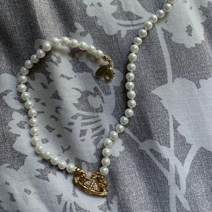 Vivienne Westwood gold pearl necklace!